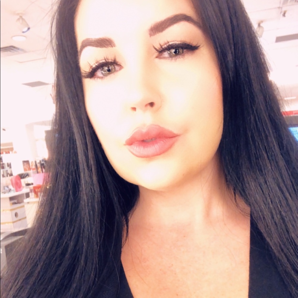 Meet your Posher, Brittany
